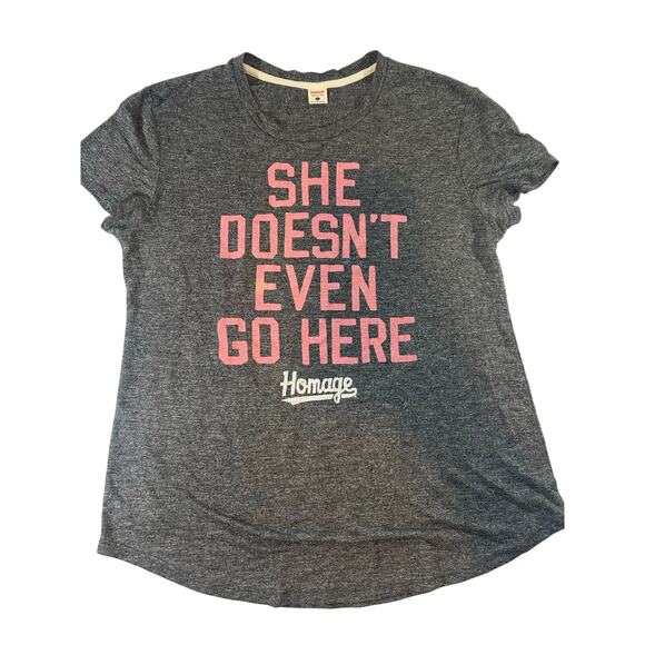 Homage Mean Girls “She doesn’t even go here” T-shirt Women's size Large - Picture 1 of 4